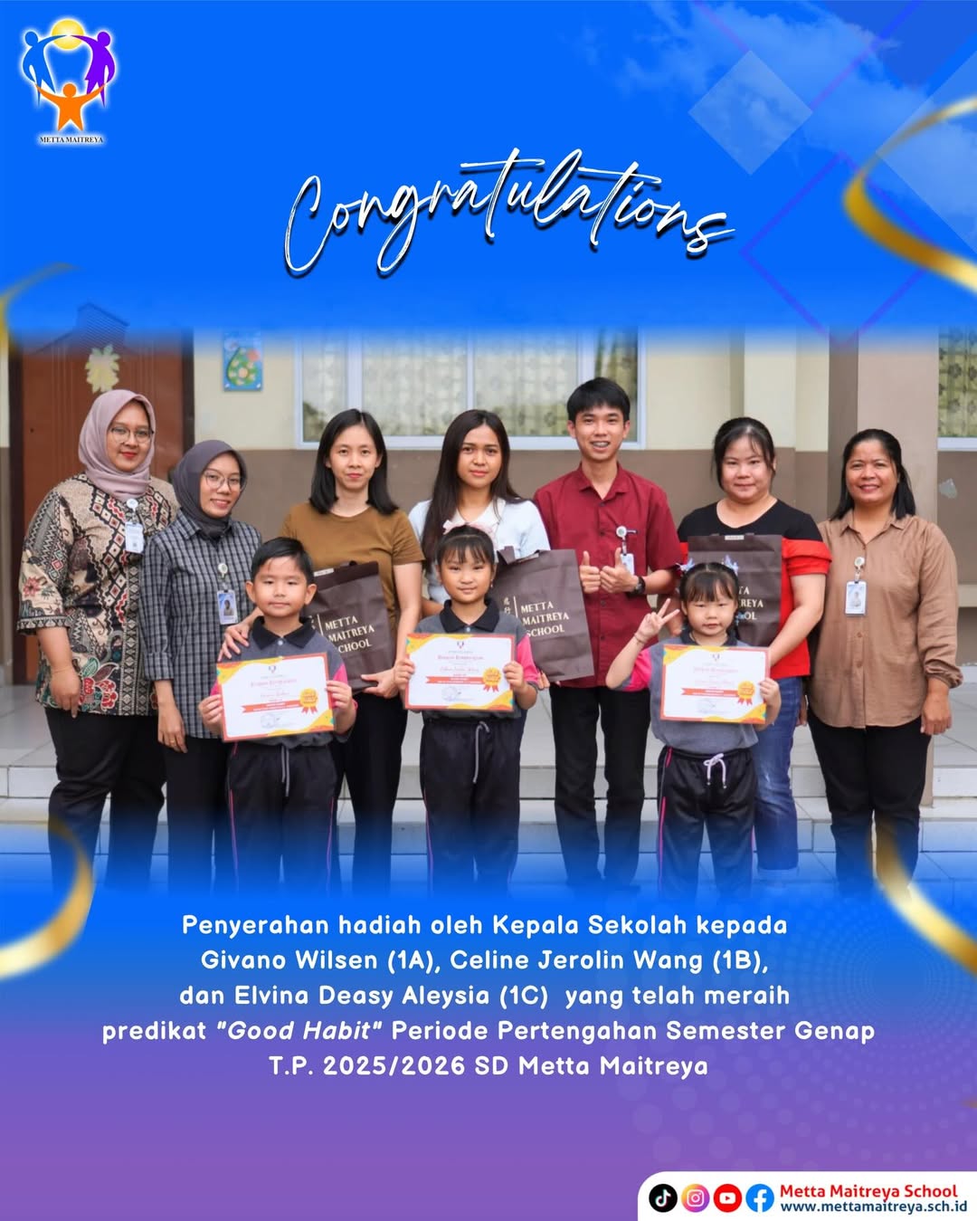 Penyerahan hadiah oleh Kepala Sekolah kepada Murid-murid yang telah meraih predikat "Good Habit" Periode Pertengahan Semester Genap T.P. 2025/2026
